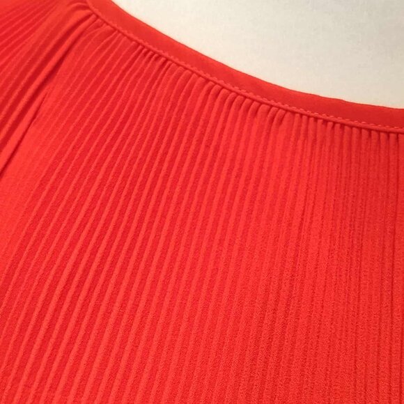 Land's End Red short-sleeved Chiffon, pleated bodice top, size 10 - Picture 3 of 13